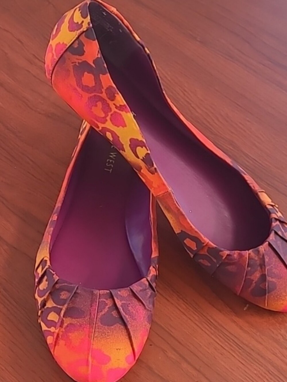 New in box! Nine West Blustery Womens 7 bold colorful casual dressy flat shoes